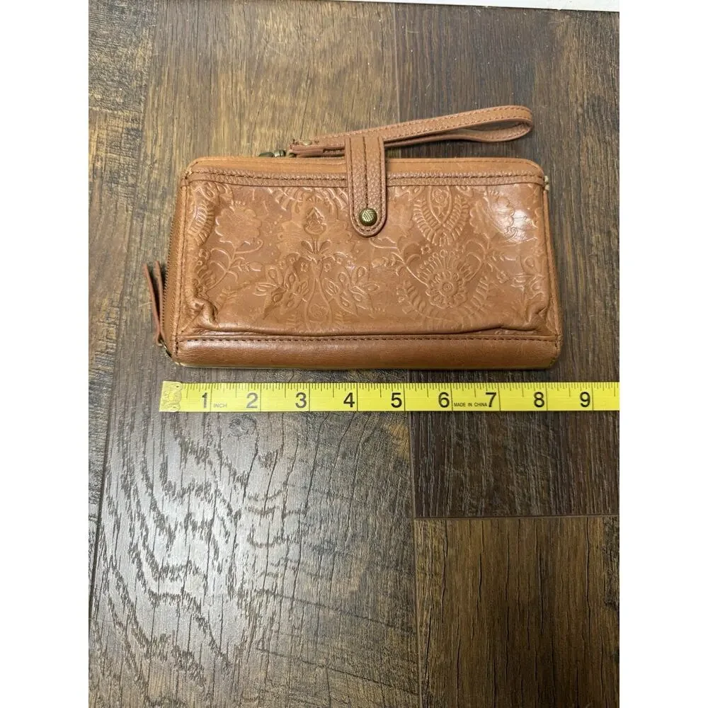 The Sak Iris Tobacco Leaf Phone Wallet Brown Tooled Leather Organizer Wristlet - Picture 13 of 13